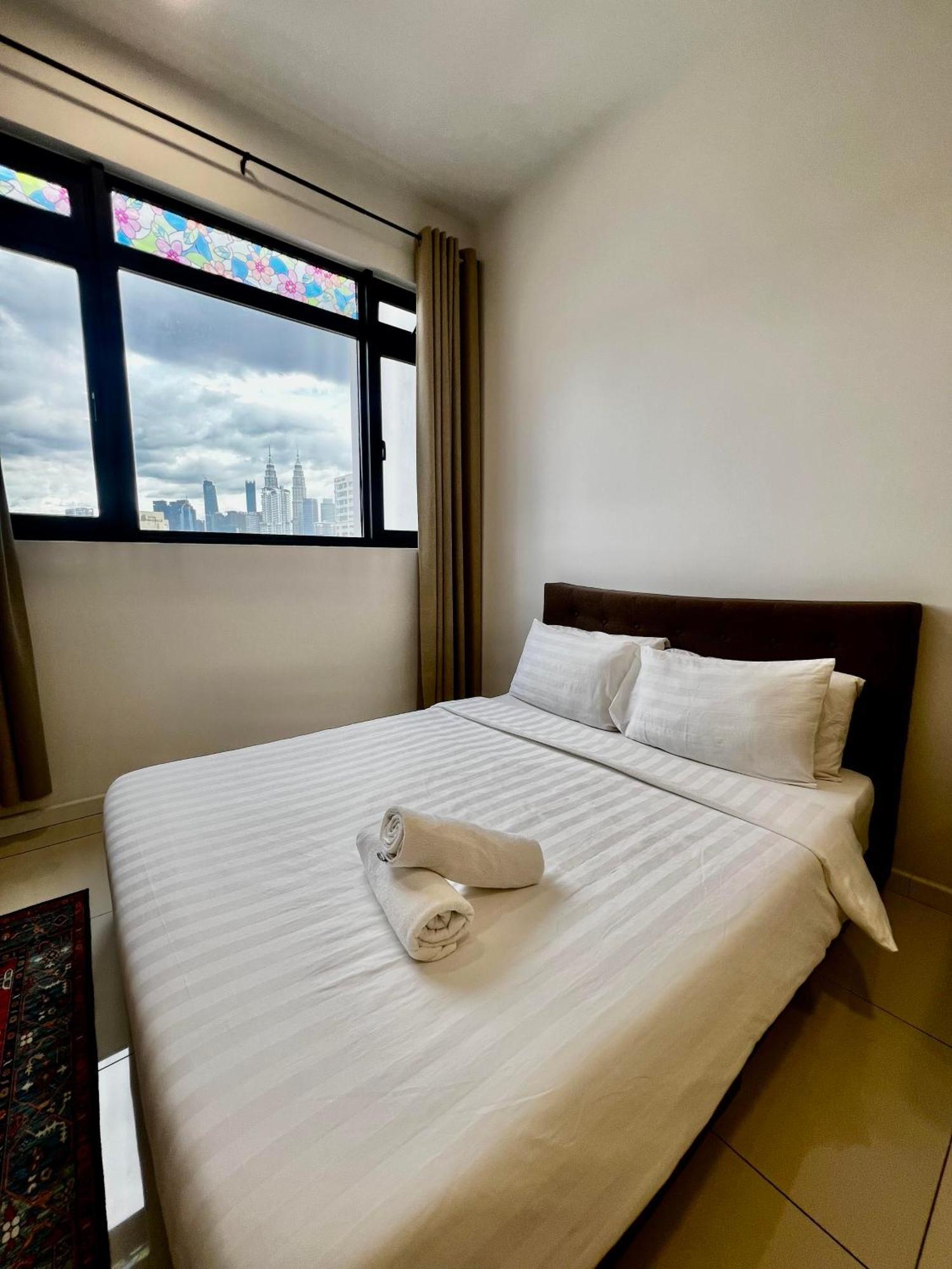Chamber Kl By Sleepy Owl