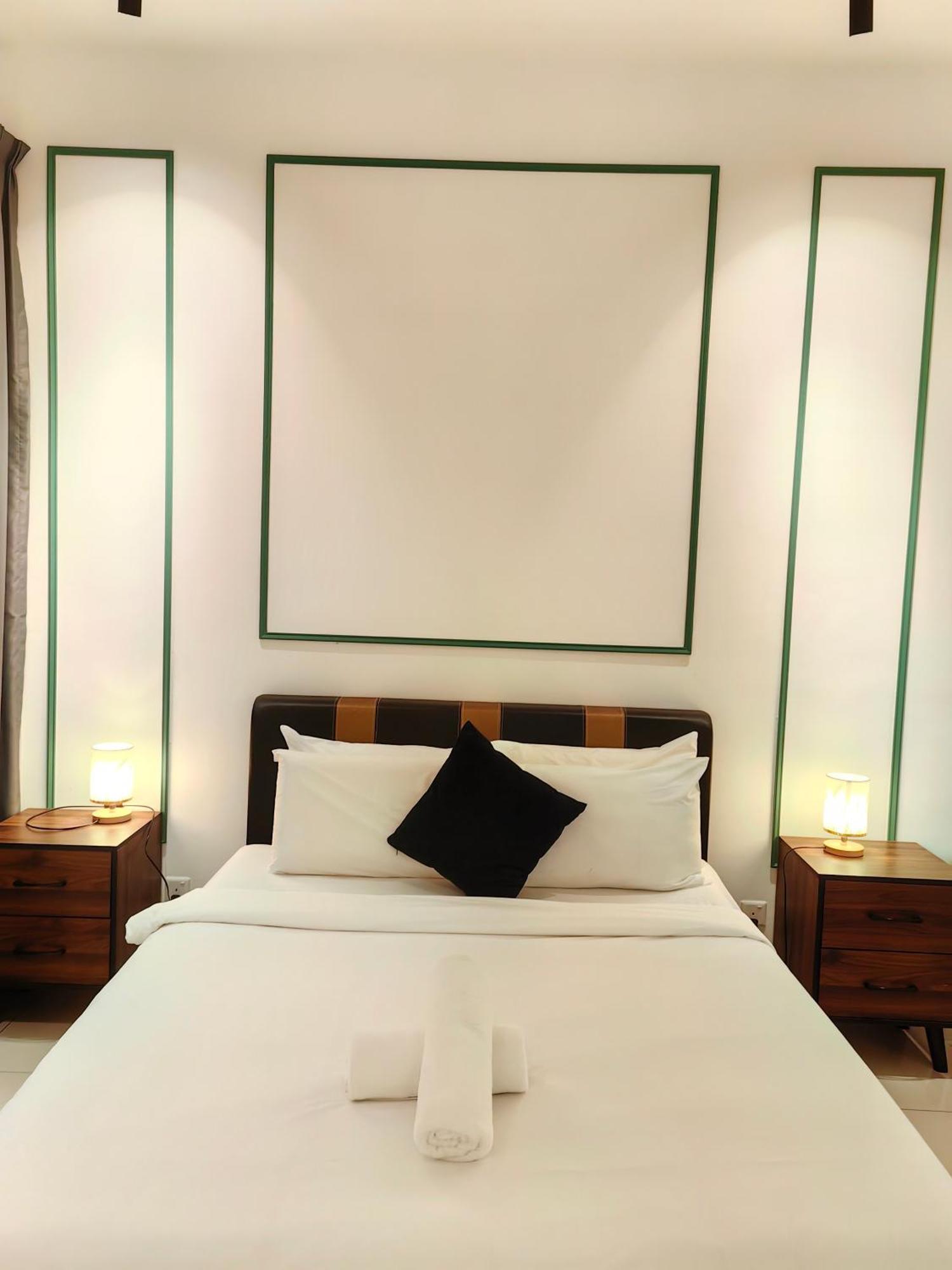 Chamber Kl By Sleepy Owl